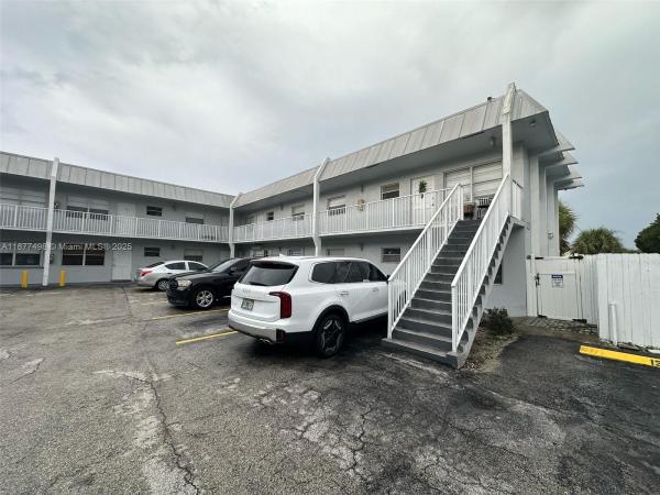 8 SE 19th Ave 9 ##9, Pompano Beach, Florida 33060, image 1