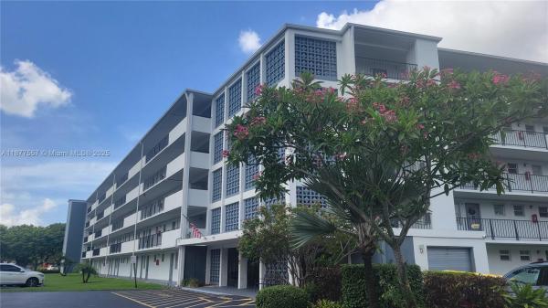 Hillcrest, 950 Hillcrest Dr #302, Hollywood, Florida 33021, image 1