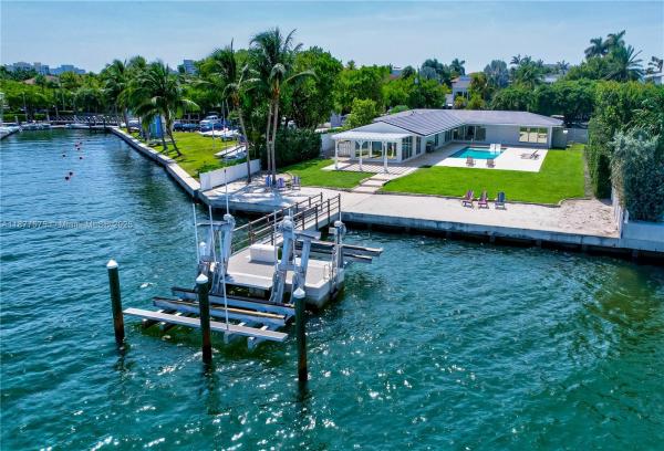 Tropical Isle Homes, 200 Harbor Dr, Key Biscayne, Florida 33149, image 1