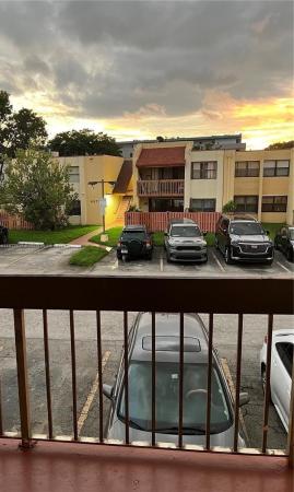 Pine Lake Village, 8875 Fontainebleau Blvd #203, Fountainebleau, Florida 33172, image 2