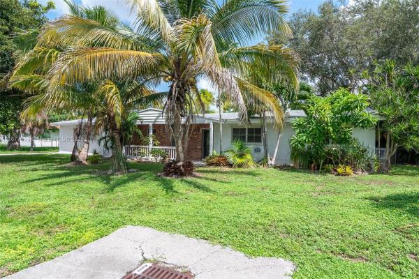 8465 SW 143rd St, Palmetto Bay, Florida 33158, image 1