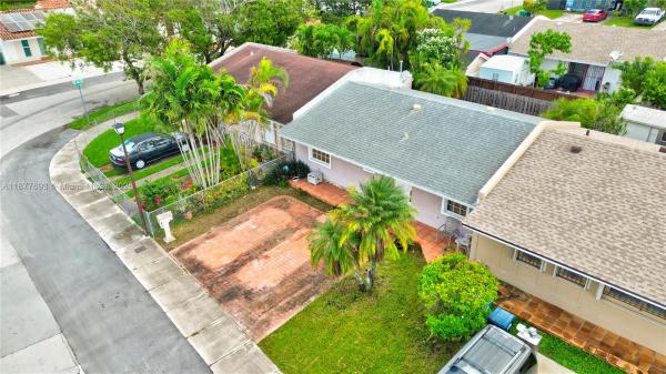 Royale Green, 4253 SW 131st Ave, Kendale Lakes, Florida 33175, image 2