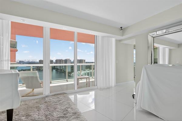 Hidden Bay, 3370 NE 190th St #2915, Aventura, Florida 33180, image 2