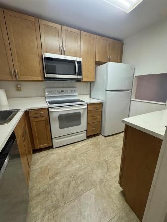 Sunrise Lakes 2, 8435 Sunrise Lakes Blvd 104 ##104, Sunrise, Florida 33322, image 1