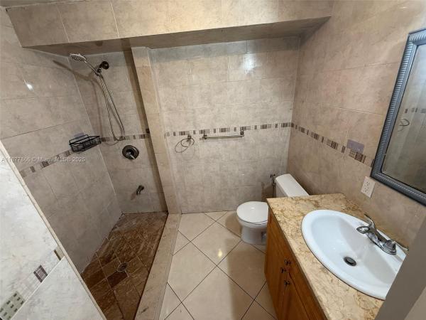 Kings Cove, 1325 W 68th St #117, Hialeah, Florida 33014, image 1
