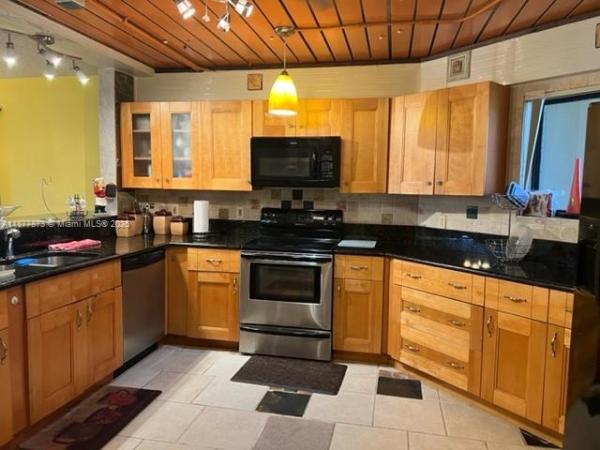 Uno Lago, 600 Uno Lago Dr #302, Juno Beach, Florida 33408, image 2