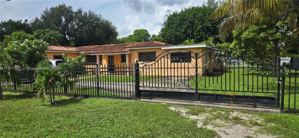 Biscayne Gardens, Golden Glades, Florida 33161, image 3