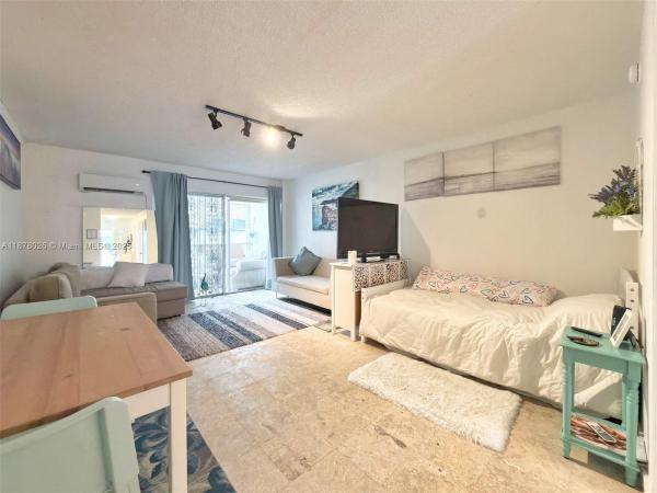 Meridian Plaza, 221 Meridian Ave #211, Miami Beach, Florida 33139, image 1
