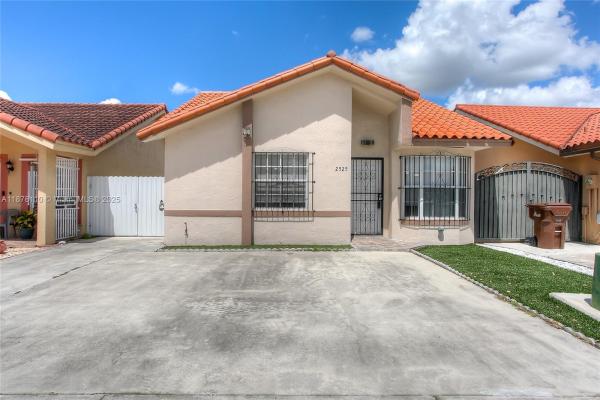 Alameda Jardins, 2525 W 73rd Pl, Hialeah, Florida 33016, image 1