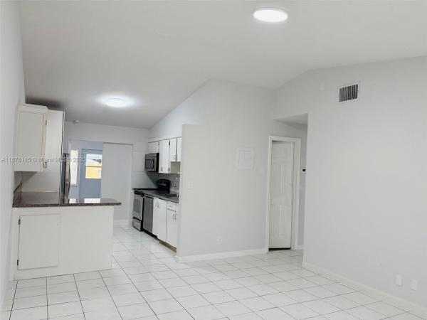 Lake Island, 4316 NW 6th Ave, Deerfield Beach, Florida 33064, image 2