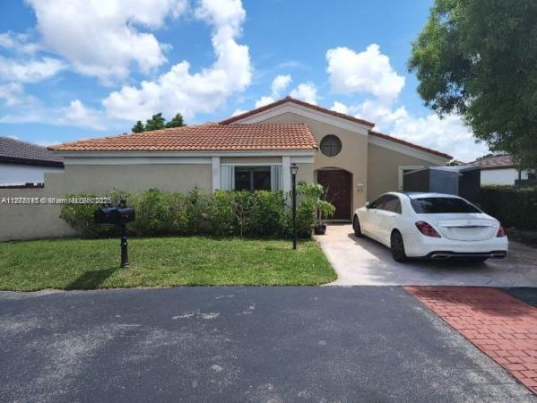 559 SW 88th Pl E, Unincorporated Dade County, Florida 33174, image 1