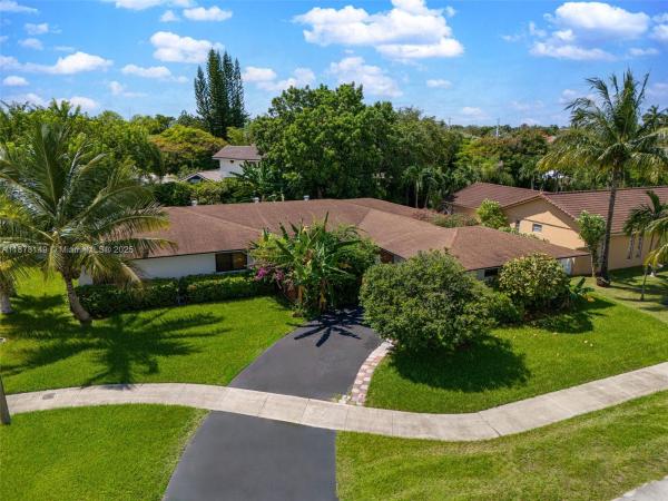 6830 SW 93rd Ct, Unincorporated Dade County, Florida 33173, image 1