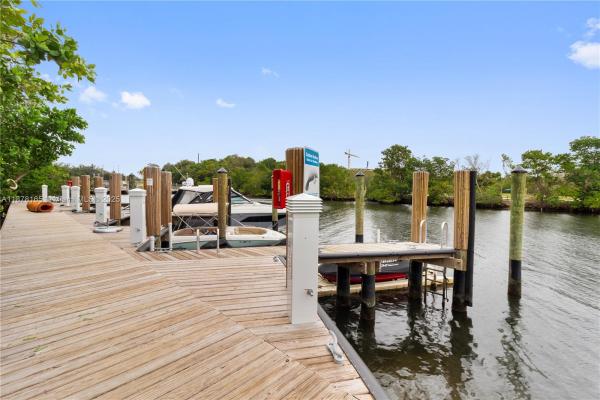North Miami Beach, Florida 33160, image 1