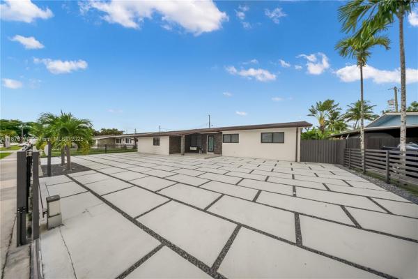 Palm Springs, 421 W 55th Pl, Hialeah, Florida 33012, image 1