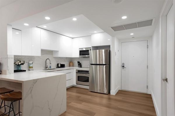 Roney Palace, 2301 Collins Ave #1135, Miami Beach, Florida 33139, image 1