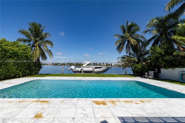 Biscayne Point, 1215 N Biscayne Point Rd, Miami Beach, Florida 33141, image 2