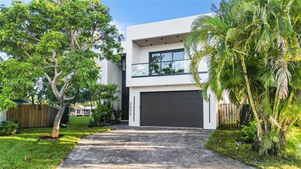 Coral Point, 2033 NE 22nd St, Wilton Manors, Florida 33305, image 2