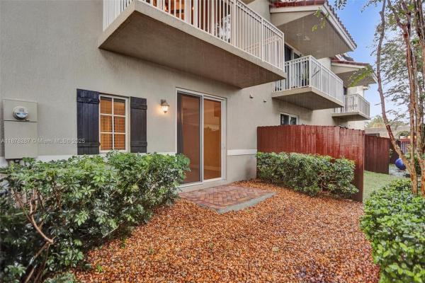 Croissant Park, 427 SE 13th St, Fort Lauderdale, Florida 33316, image 1