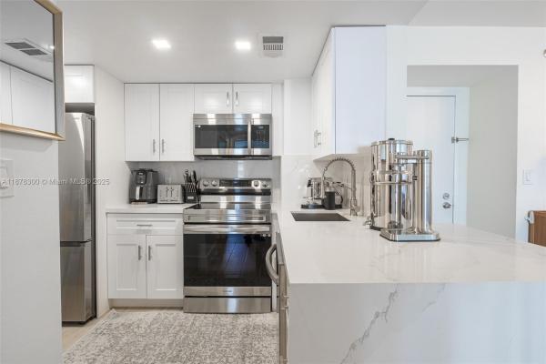 Isola, 770 Claughton Island Dr #609, Miami, Florida 33131, image 1