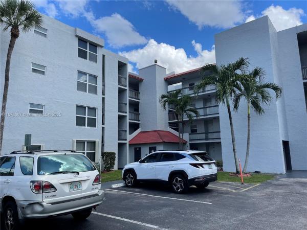 Evergreen Of Pine Island Ridge, 9461 Evergreen Pl #403, Davie, Florida 33324, image 1