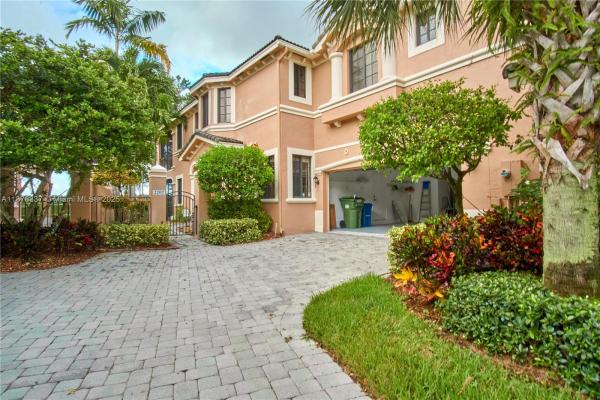Courtside, 2707 Center Ct Dr #1-15, Weston, Florida 33332, image 1