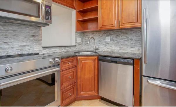 New Chateau, 633 NE 2nd Ave #8, Fort Lauderdale, Florida 33304, image 1