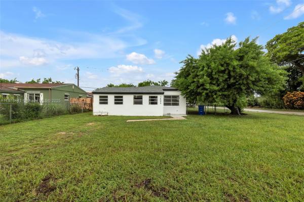 1695 NE 175th St, Miami, Florida 33162, image 1