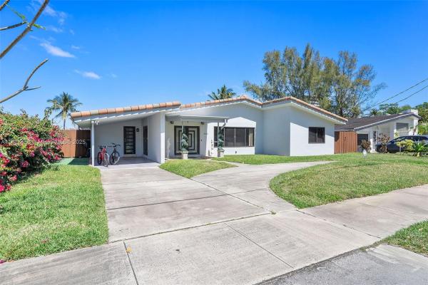 2531 NE 195th St, Miami, Florida 33180, image 1