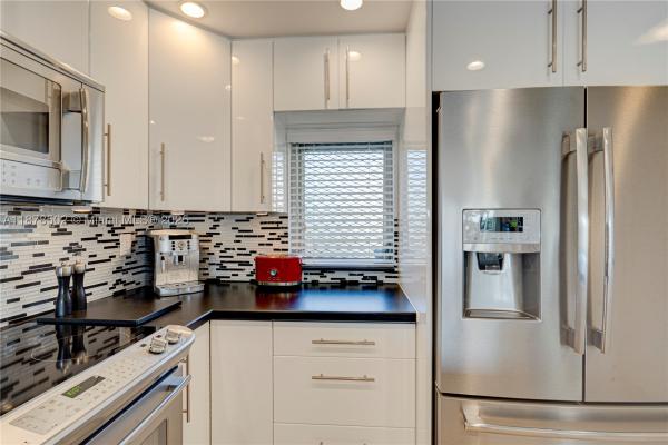River House Towers, 410 N Federal Hwy #416, Deerfield Beach, Florida 33441, image 2