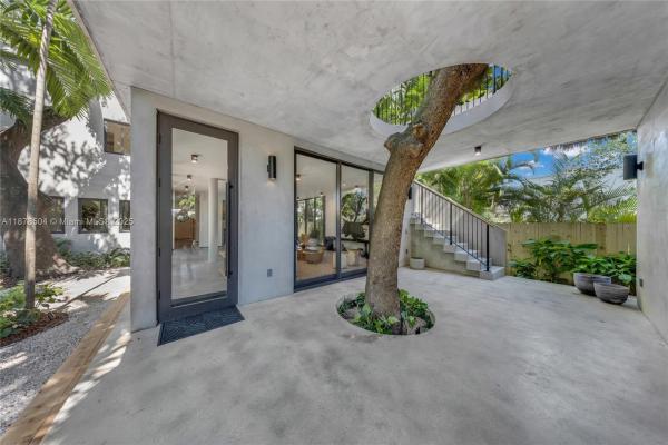 Spring Garden, 1000 NW 9th Ct, Miami, Florida 33136, image 2