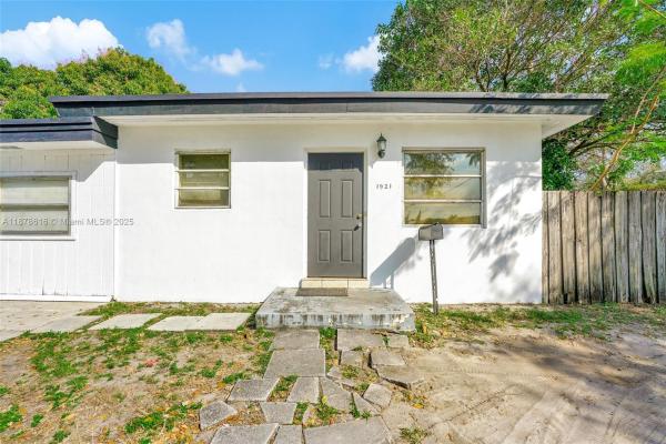 Hollywood Park, 2546 Coolidge St, Hollywood, Florida 33020, image 1