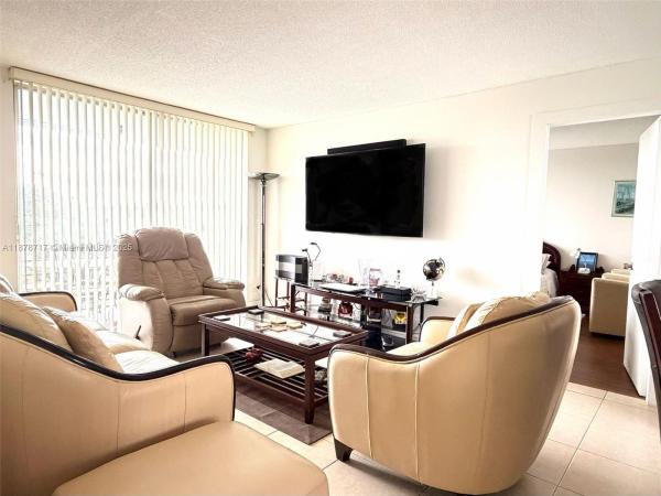 Royal Oaks, 441 NE 195th St #412, Ives Estates, Florida 33179, image 3