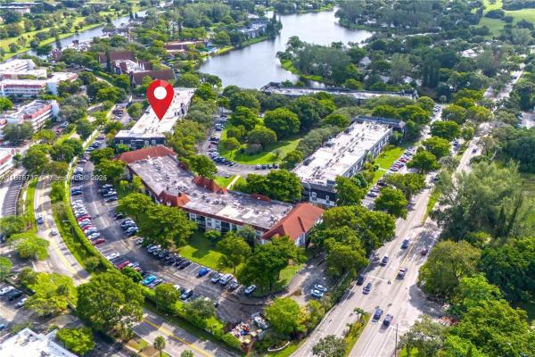 International Village At Inverrary, 3680 Inverrary Dr #3J, Lauderhill, Florida 33319, image 2
