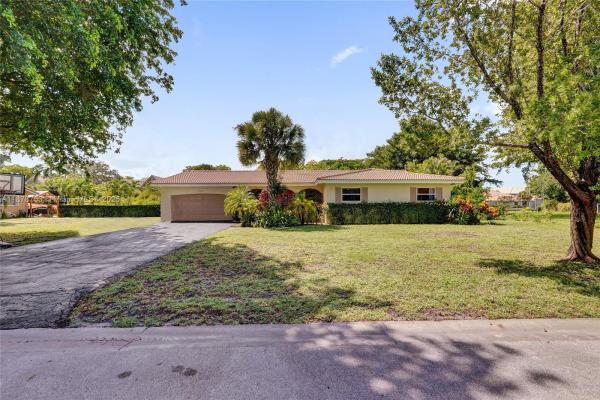 Village Green, 9060 NW 32nd St, Coral Springs, Florida 33065, image 1
