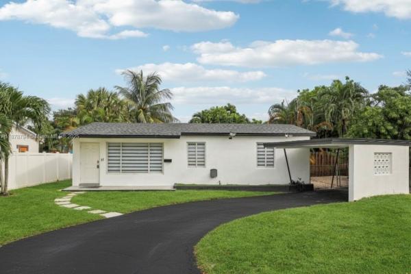 Sunset Manors, 11 NE 26th St, Wilton Manors, Florida 33305, image 1