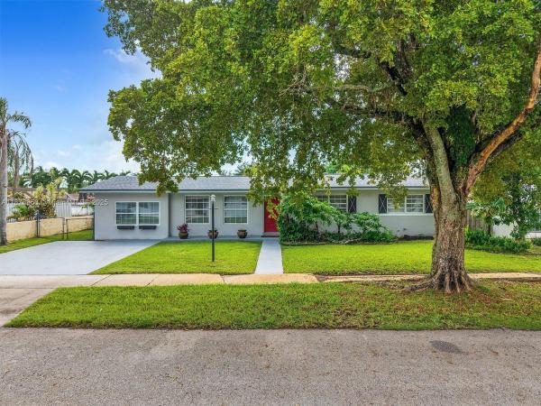 1711 SW 92nd Pl, Miami, Florida 33165, image 1