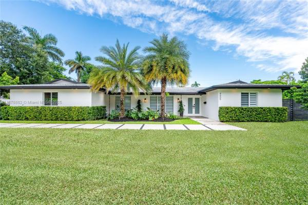 Coral Reef Estates, 8605 SW 162nd St, Palmetto Bay, Florida 33157, image 1