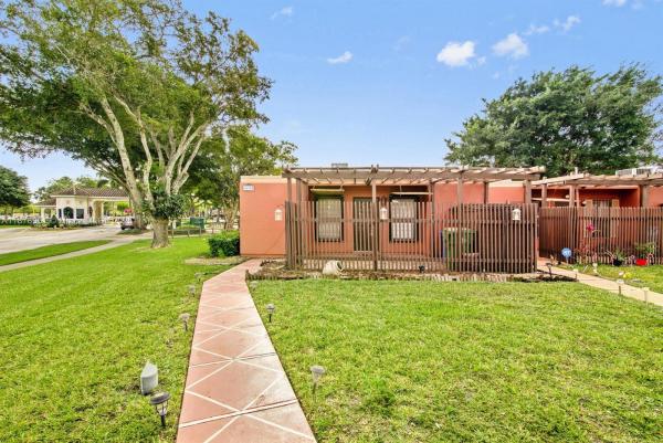 Villas East, 10300 Fairway Rd, Pembroke Pines, Florida 33026, image 1
