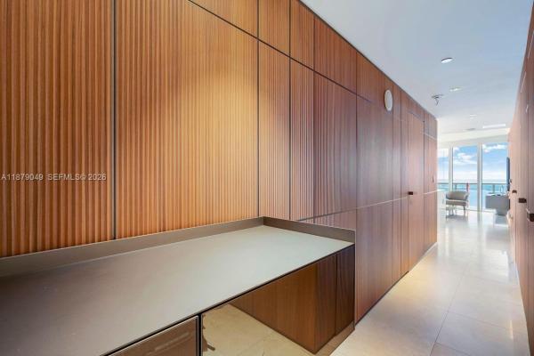 Icon Brickell Tower 1, 465 Brickell Ave #4801, Miami, Florida 33131, image 2