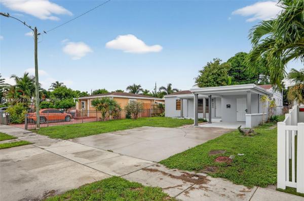 North Andrews Terrace, 390 NE 51st Ct, Oakland Park, Florida 33334, image 1