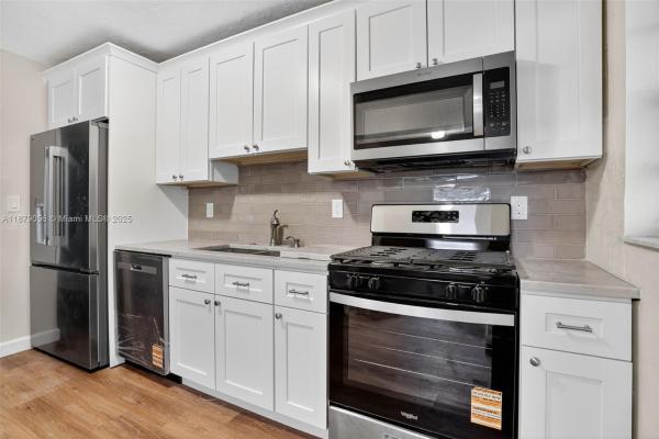 North Andrews Terrace, 390 NE 51st Ct, Oakland Park, Florida 33334, image 2