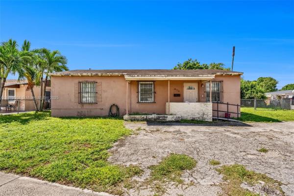Linden Gardens, 870 E 39th Pl, Hialeah, Florida 33013, image 1