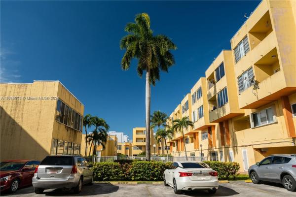 St Andrews Court, 1555 W 44 Pl #322, Hialeah, Florida 33012, image 1