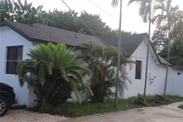 Dixie Gardens, 1212 N 22nd Ave, Hollywood, Florida 33020, image 1