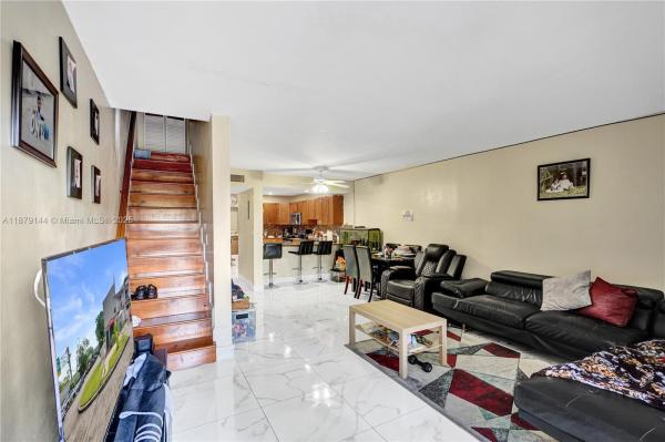 Biltmore Club Villas, 2419 NW 11th St #21-D, Miami, Florida 33125, image 3