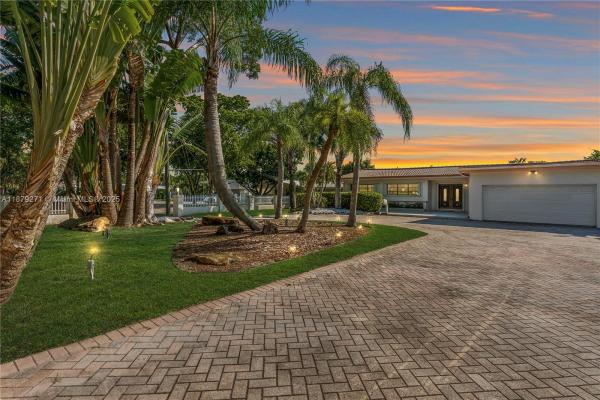 1850 Hibiscus Dr, Miami, Florida 33181, image 1