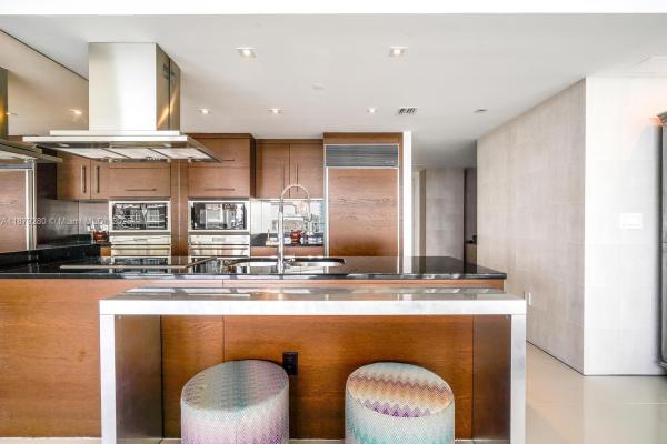 Icon Brickell Tower 2, 495 Brickell Ave #4204, Miami, Florida 33131, image 1