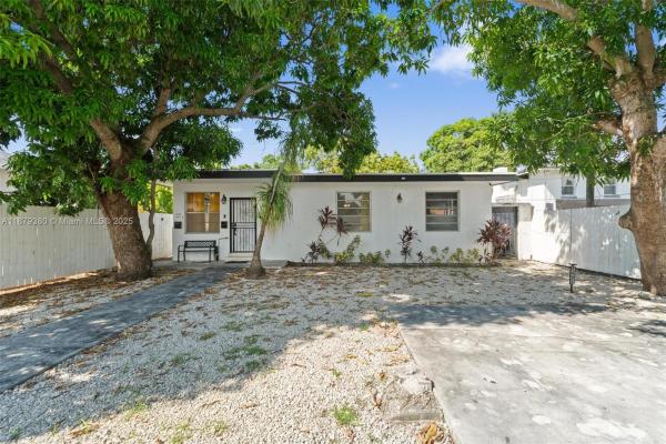 Grapeland, 2453 SW 17th St, Miami, Florida 33145, image 1