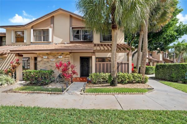 Karanda Village 3, 3950-F Cocoplum Cir #3638, Coconut Creek, Florida 33063, image 2
