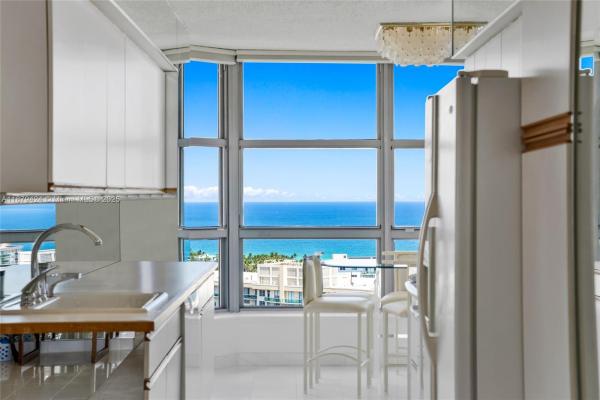 Mystic Pointe Tower 100, 19195 NE 36th Ct #2706, Aventura, Florida 33180, image 2